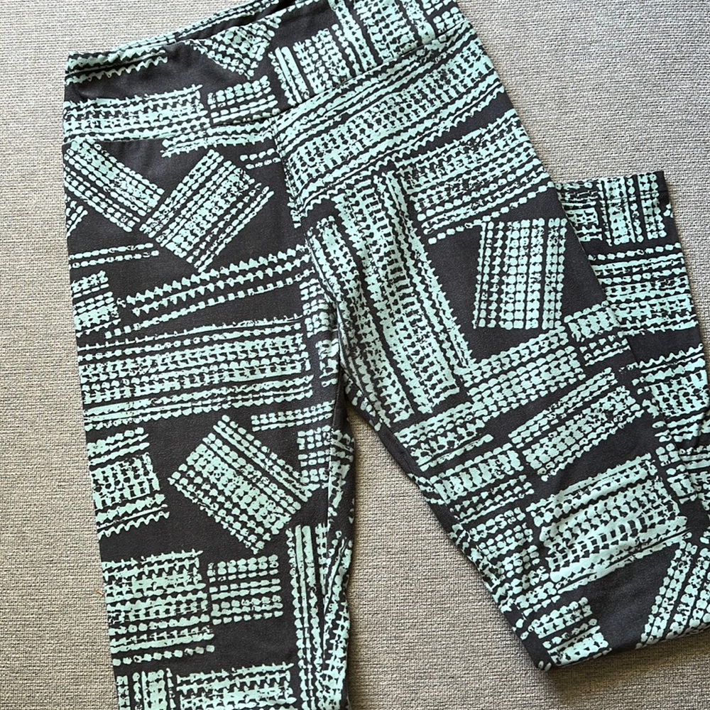 🌻 Gray and Teal LuLaRoe leggings 🌻